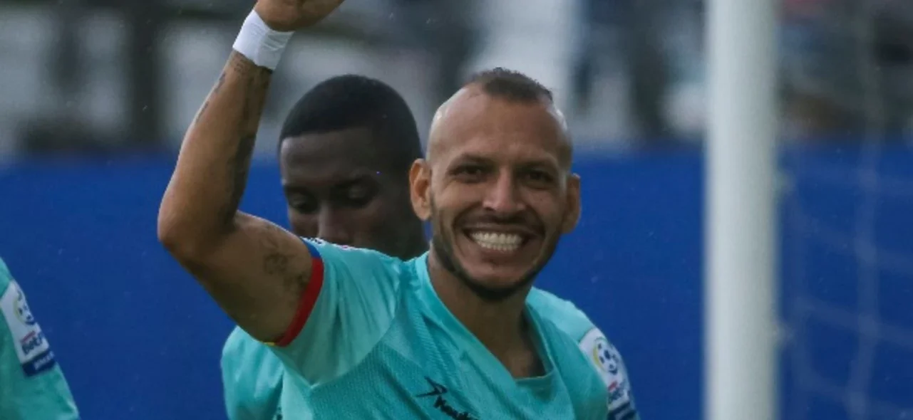 Caracho celebrando el triunfo sobre Fortaleza / Foto VizzorIMage