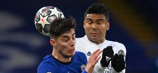 Casemiro enfrentando a Chelsea / Foto AFP