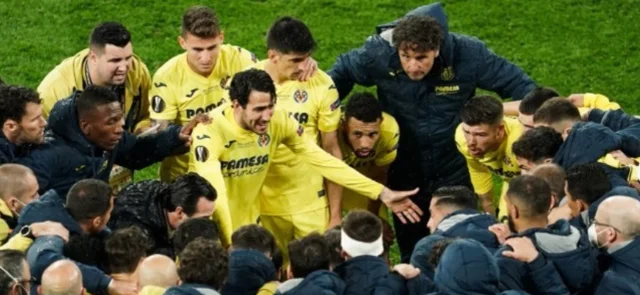 Dani Parejo y Villarreal antes de los penales / Foto AFP