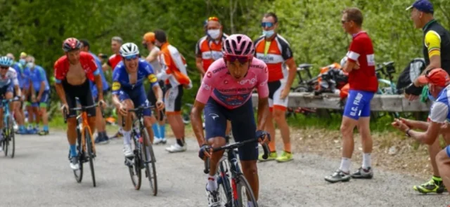 Egan Bernal, líder del Giro de Italia / AFP