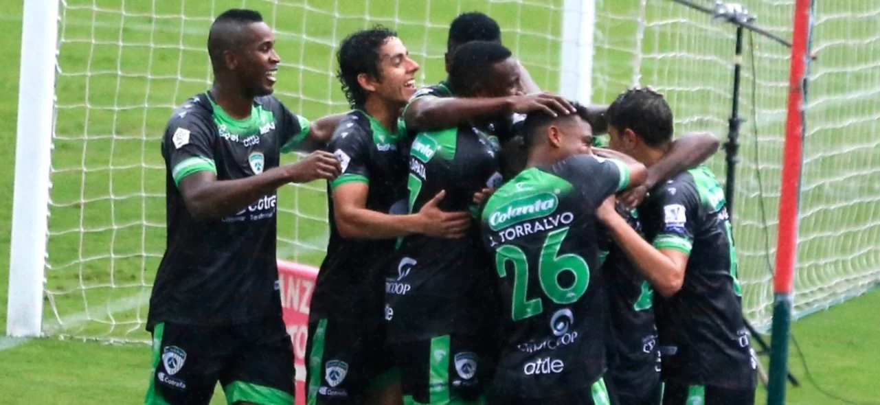 Diego Herazo marcó el gol de la clasificación | Foto: VizzorImage / Luis Benavides