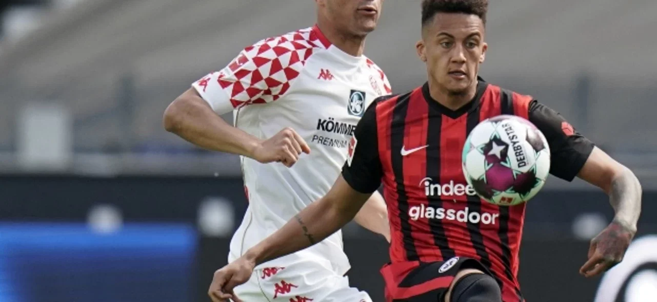 Frankfurt y Mainz empataron a un gol / AFP