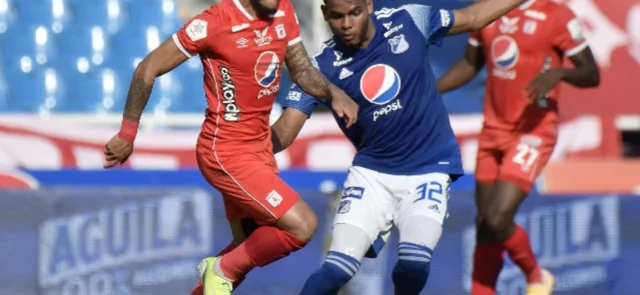 Kliver Moreno salió lesionado del juego ante América / Foto VizzorImage