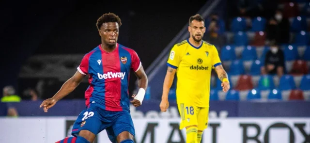 Levante y Cádiz abrieron la jornada 38 de La Liga / Foto; Levante