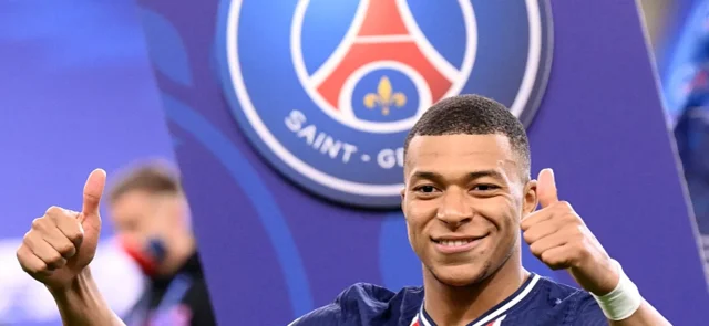 Mbappé celebrando el título de Copa / Foto AFP