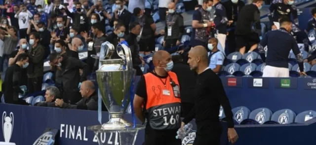 Pep antes de iniciar la final de la Champions League / Foto AFP