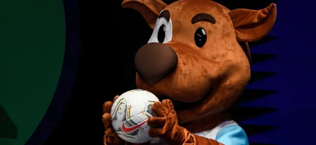 La mascota y balón oficial de la Copa América. / Foto: AFP
