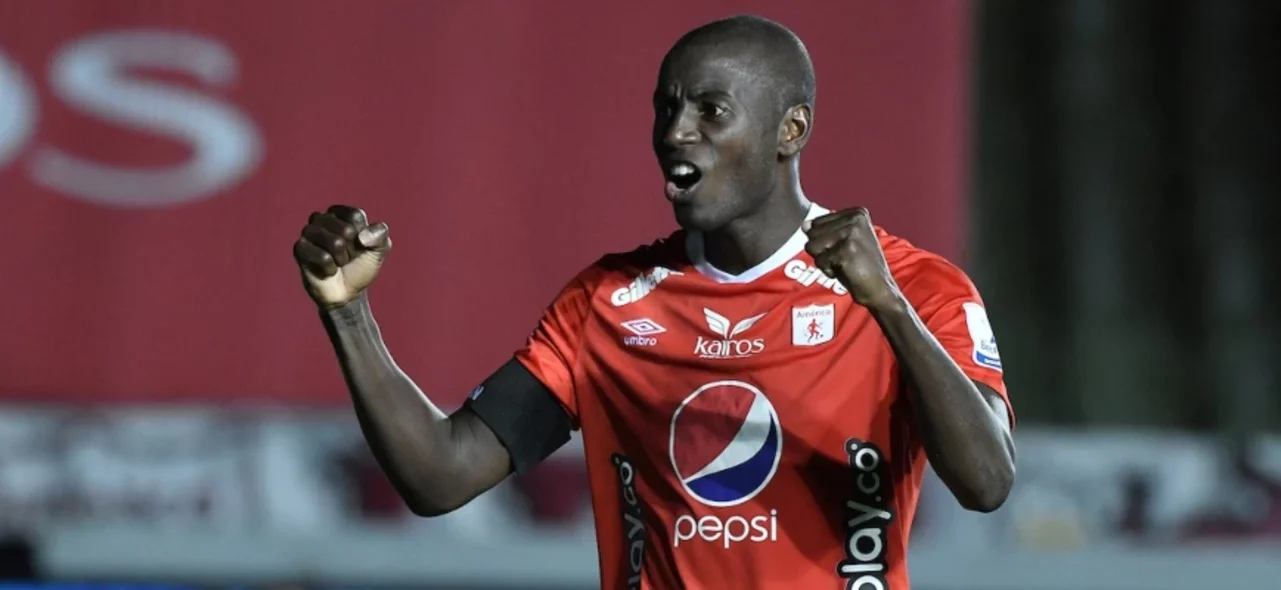 Adrián Ramos se reportó con doblete | Foto: VizzorImage / Gabriel Aponte