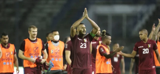 Salomón Rondón entre las bajas de Venezuela / Foto AFP