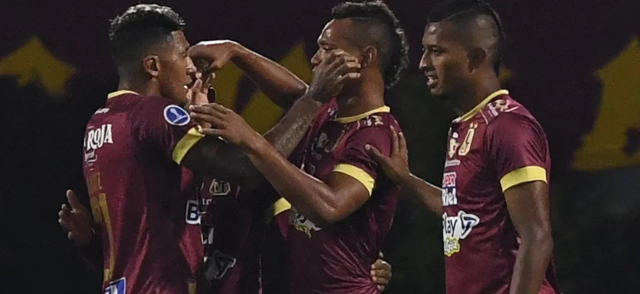 Deportes Tolima celebrando en Sudamericana / Foto AFP