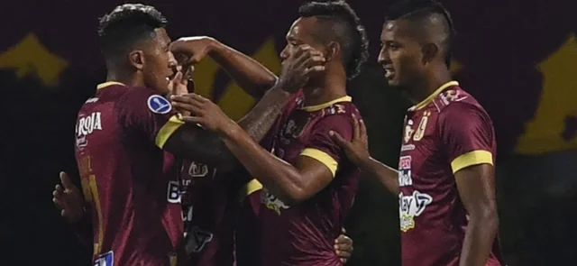 Deportes Tolima celebrando en Sudamericana / Foto AFP