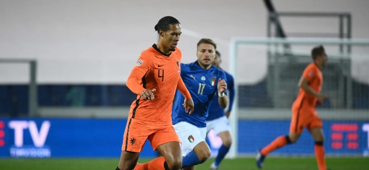 Virgil van Dijk, baja de Países Bajos para la Eurocopa. / Foto: AFP