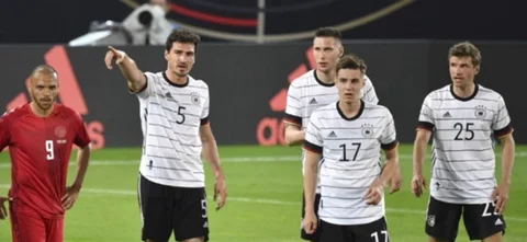 Hummels volvió a jugar con Alemania tras 3 años/ AFP
