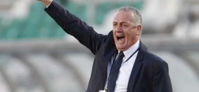 Gustavo Alfaro, técnico de Ecuador/ AFP