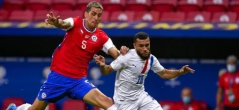 Chile y Paraguay en Copa América / Foto: AFP