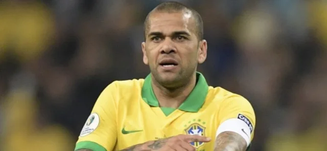 Dani Alves es el jugador con más títulos en la historia del fútbol/ AFP