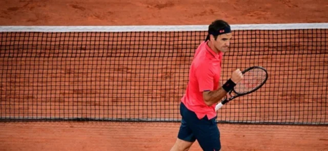 Roger Federer clasificó a octavos de final de Roland Garros. / Foto: AFP