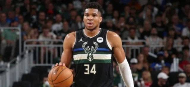 Giannis Antetokounmpo, figura de Bucks/ AFP