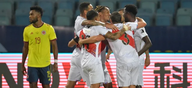 Perú celebró frente a Colombia / AFP