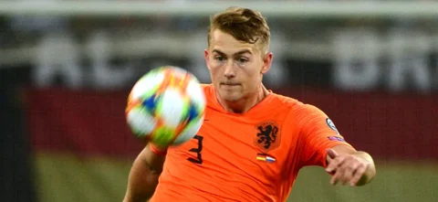 De Ligt sufre lesión en aductores / Foto AFP