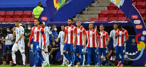 Paraguay busca su pase a cuartos / AFP