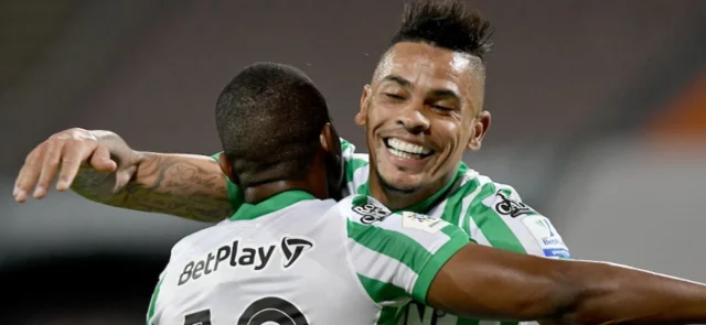 Jonathan Álvez marcó doblete frente a Millonarios. / Foto: VizzorImage - Luis Benavides