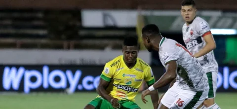 Huila y Patriotas empataron 2-2 en Neiva. / Foto: VizzorImage - Sergio Reyes