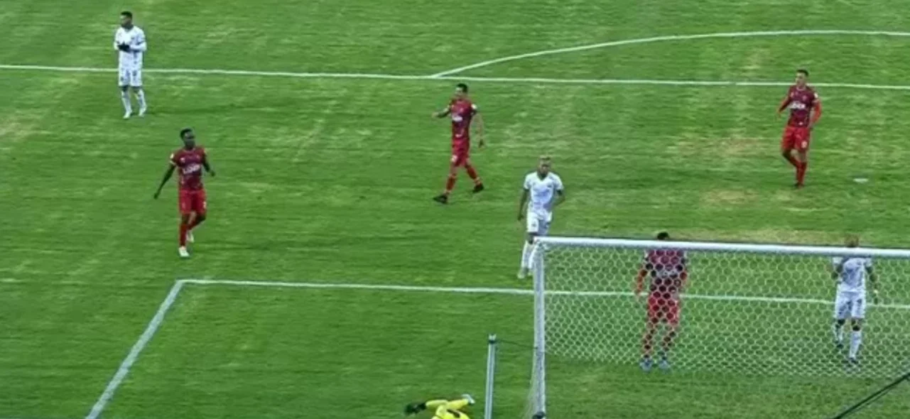 Atajada Mosquera ante Bucaramanga