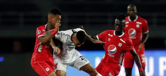 América 0-1 Athlético Paranaense / Foto AFP