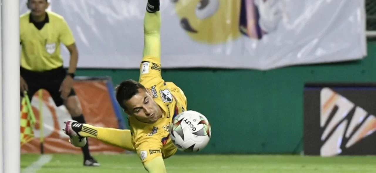 De Amores en el penal ante Medellín - Foto: VizzorImage / Gabriel Aponte