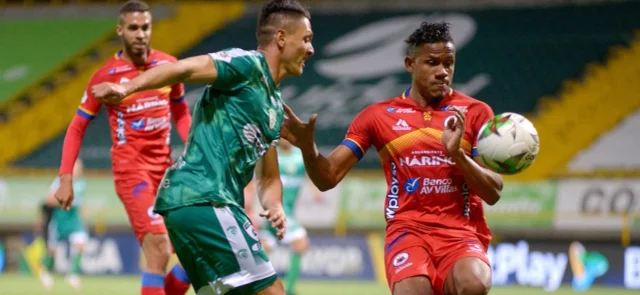 Equidad enfrentó a Pasto en Techo - Foto: VizzorImage / Samuel Norato