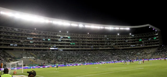 Regresan los hinchas al Estadio Deportivo Cali / Foto VizzorImage