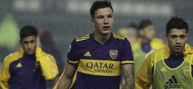 Juveniles de Boca ante Banfield - Foto: AFP