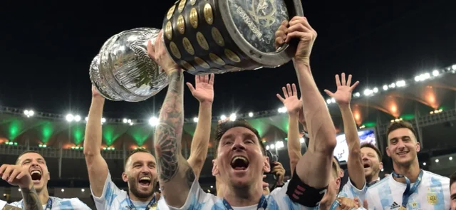 Messi, campeón con Argentina / AFP