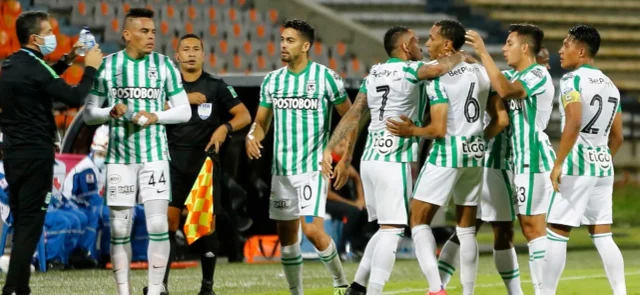 Michael Chacón y los jugadores de Nacional celebran en la Liga BetPlay / Foto VizzorImage