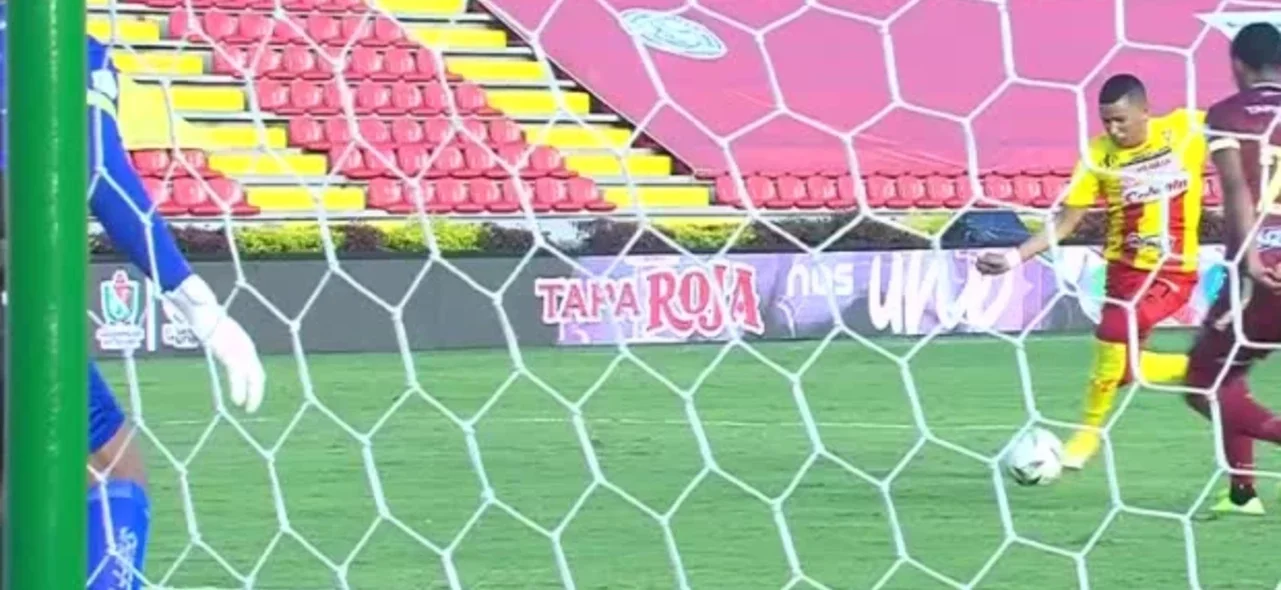 Montero tapada ante Pereira