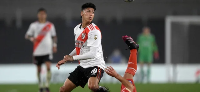 Carrascal en juego ante Argentinos Juniors / Foto AFP
