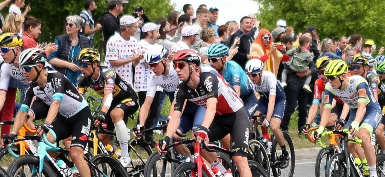 Roglic y Mathieu van der Poel abandonaron el Tour / Foto AFP