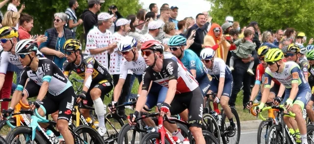 Roglic y Mathieu van der Poel abandonaron el Tour / Foto AFP