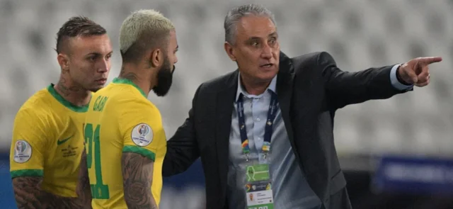 Tite, técnico de Brasil / AFP
