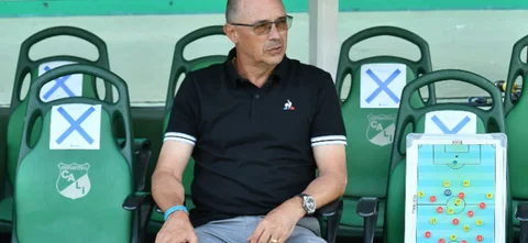 Habla Alfredo Arias, DT del Deportivo Cali. Foto: VizzorImage / Nelson Ríos