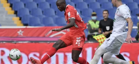Adrián Ramos marcó en el triunfo de América. / Foto: VizzorImage - Gabriel Aponte