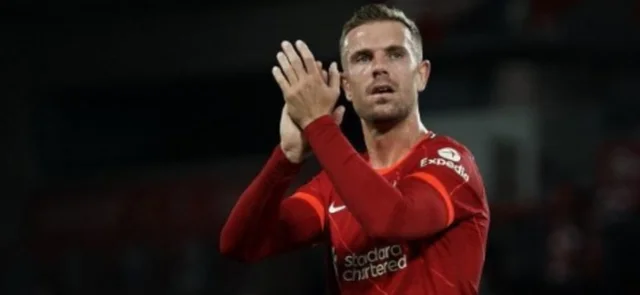 Jordan Henderson, capitán de Liverpool/ AFP