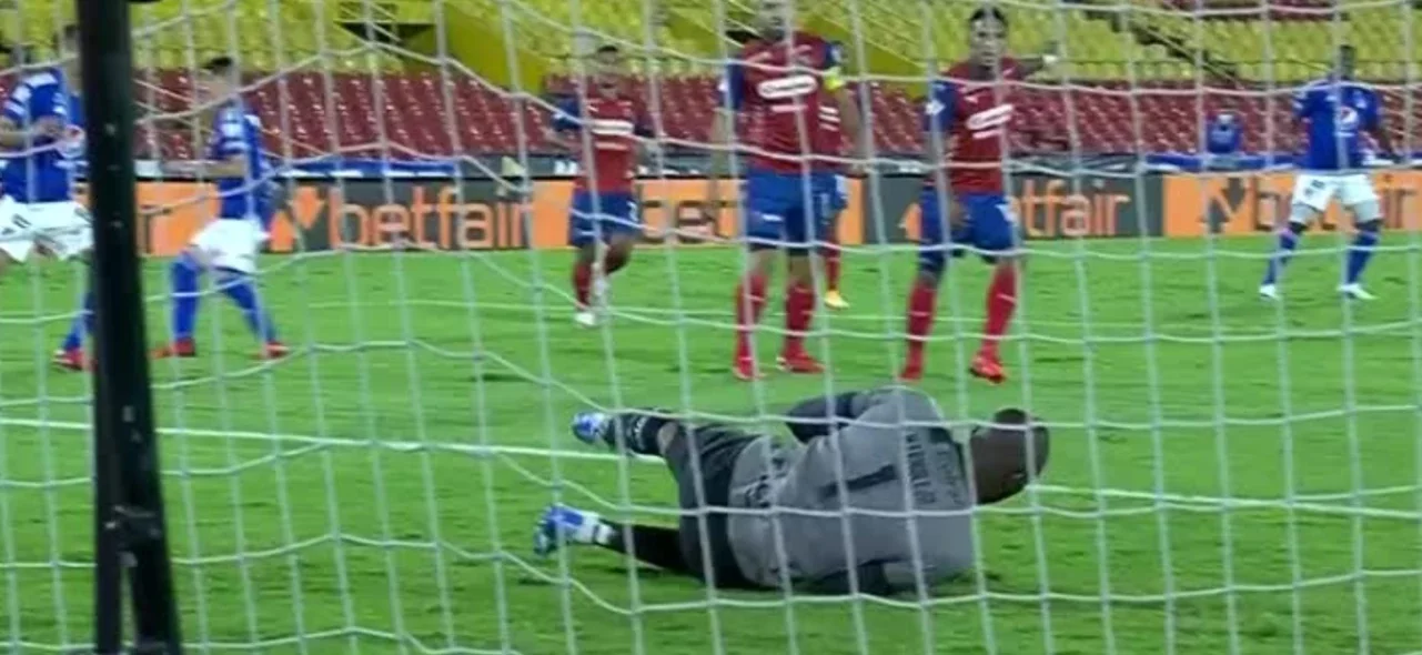 Mosquera Marmolejo salvó la portería de Medellín.