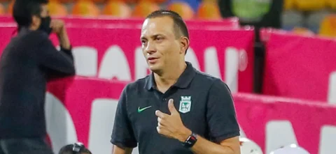 Alejandro Restrepo, técnico de Nacional. / Foto: VizzorImage - Donaldo Zuluaga