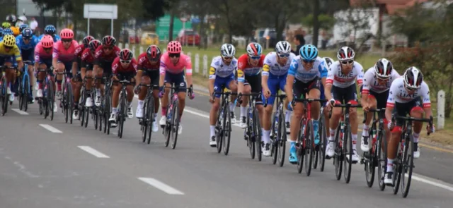 Ciclistas durante el Tour Colombia/ Vizzorimage