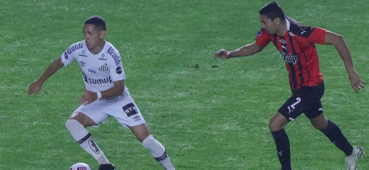 Daniel Bocanegra marcó para Libertad / AFP