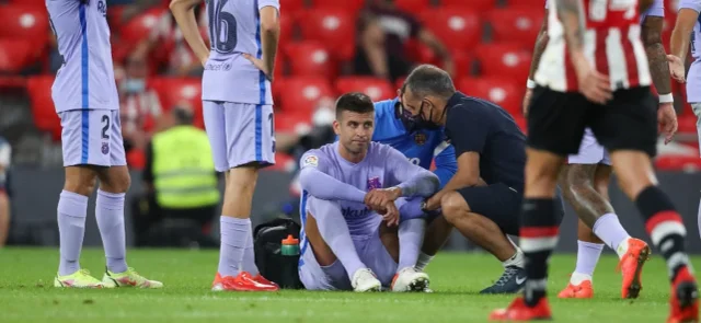 Piqué sufrió una elongación en el gemelo izquierdo / AFP