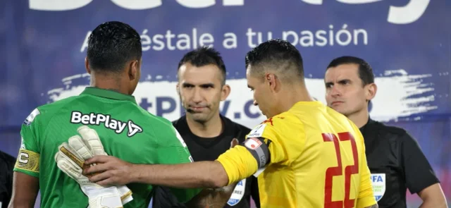 Nacional y Santa Fe en juego en El Campín / Foto VizzorImage