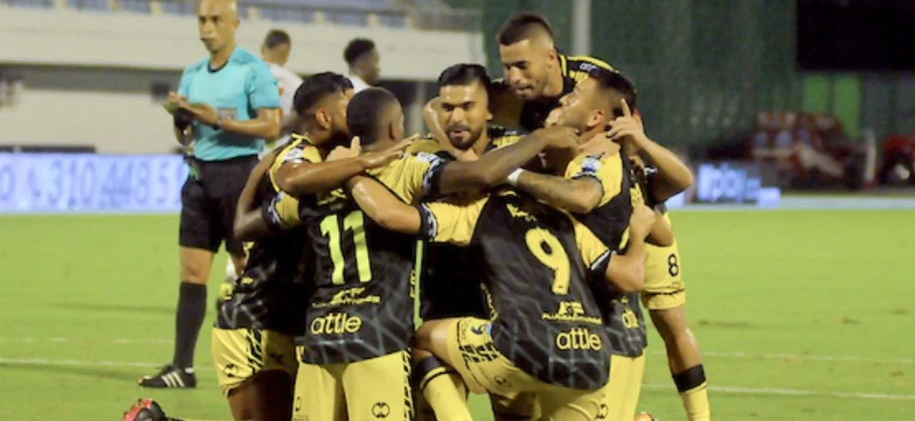 Alianza Petrolera llegó a 17 puntos/ VizzorImage - Jose D. Martinez